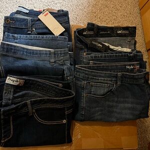 Lot of 5 pairs women’s jeans size 16 Levi’s new with tags